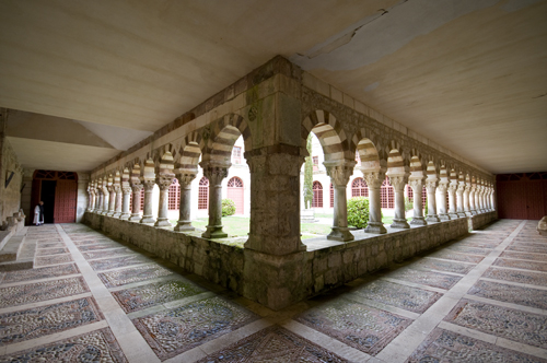 Galerías este y sur del claustro de Cardeña